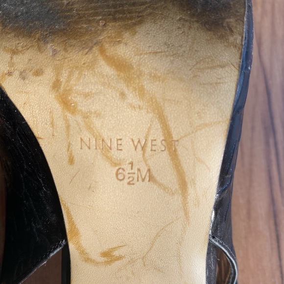 Nine West vintage genuine leather pointy strappy heels with embossed patterns - Picture 4 of 8